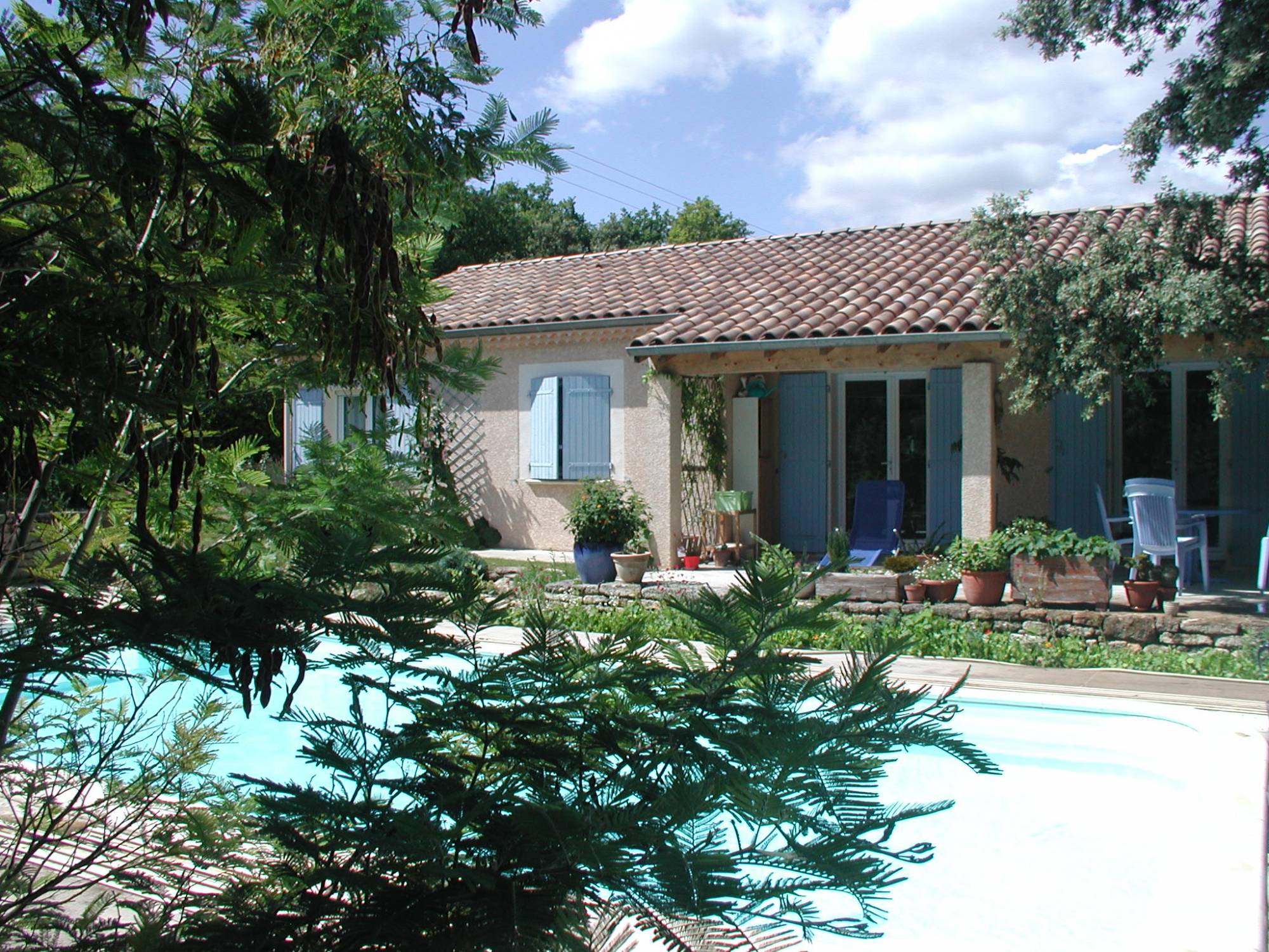 Villa à louer en Drôme Provençale, avec piscine et table de ping-pong
