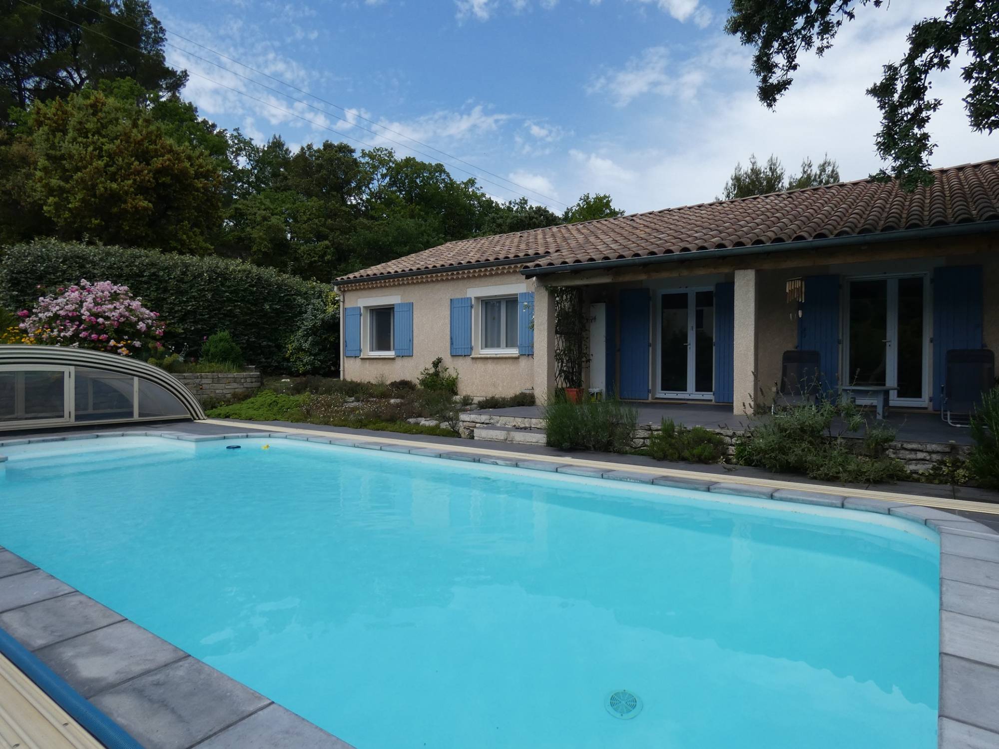Villa Provençale à louer, piscine couverte en Drôme Saint-Restitut  