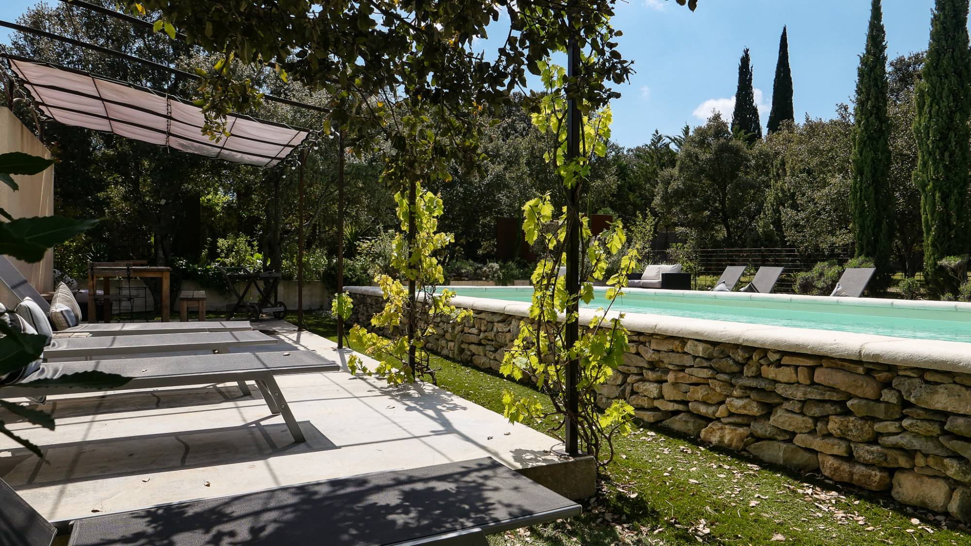 Villa avec piscine privée, jardin clos à Clansayes