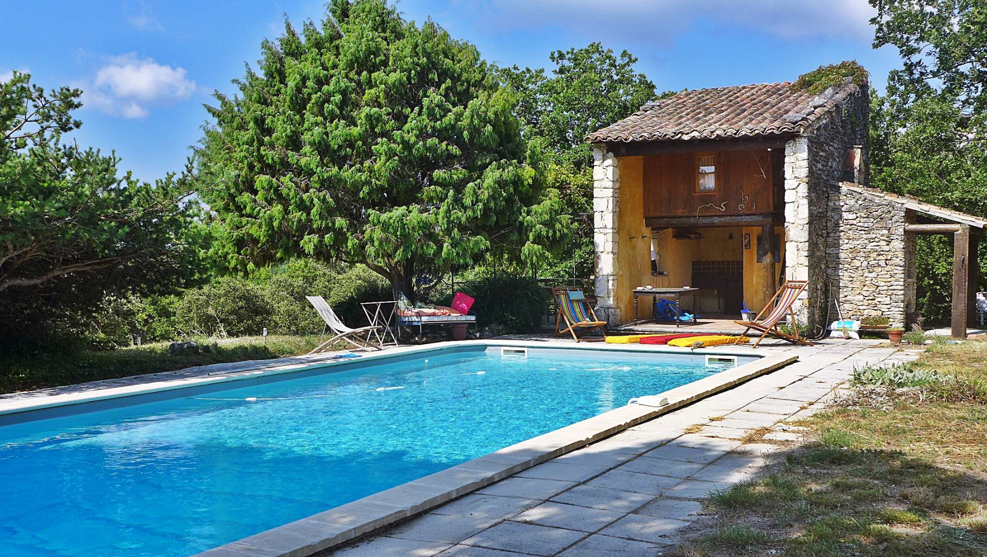 Location saisonnière avec piscine en Drôme