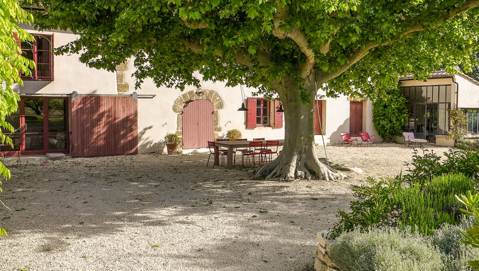 La Génouine, piscine chauffée, jardin clos en Drôme Provençale Suze la Rousse  Piscine privée chauffée