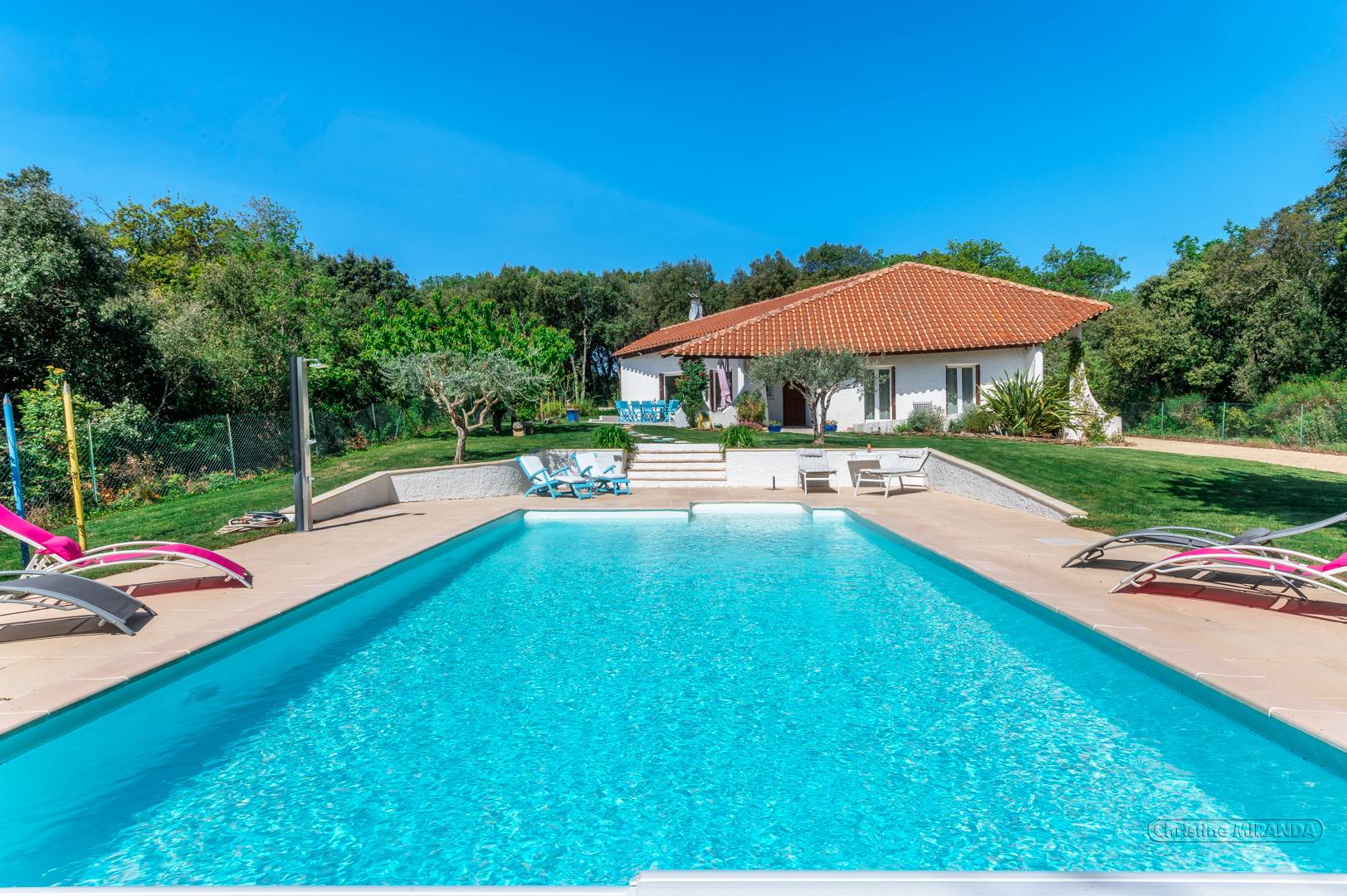 Villa à louer, avec piscine, proche de Grignan Colonzelle  