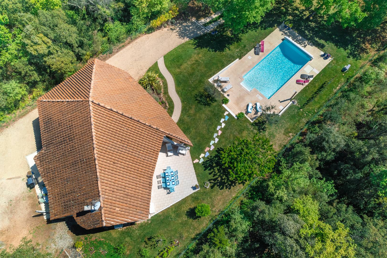 Location vacances en Drôme avec piscine chaufée, jardin clos